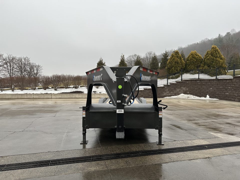 New Diamond C 24' Gooseneck Hydraulic Dampening Tilt (HDT 210)