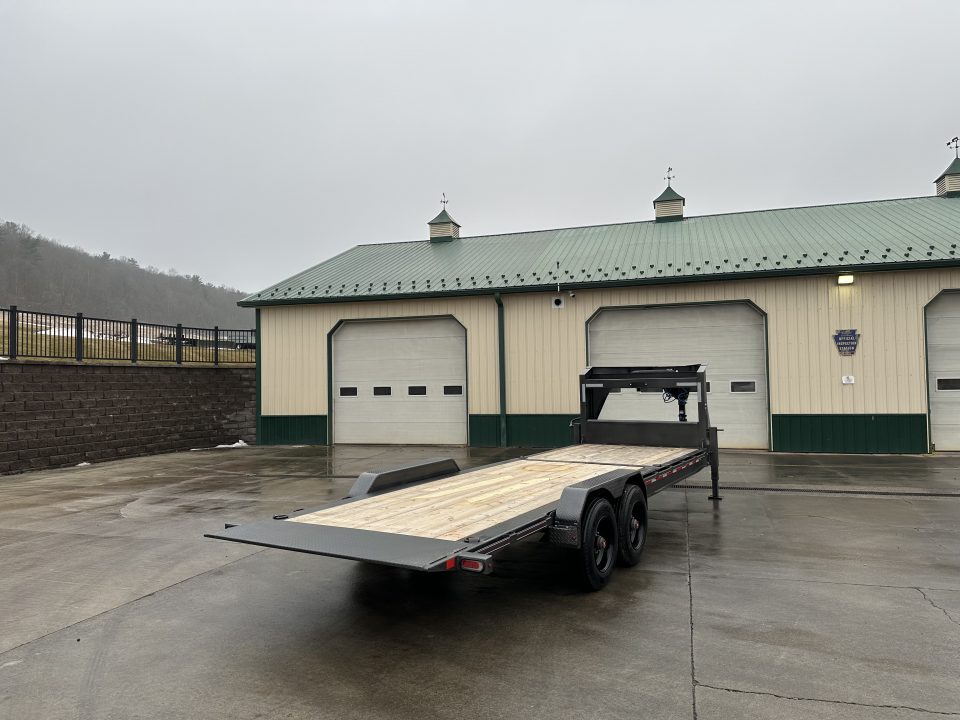 New Diamond C 24' Gooseneck Hydraulic Dampening Tilt (HDT 210)
