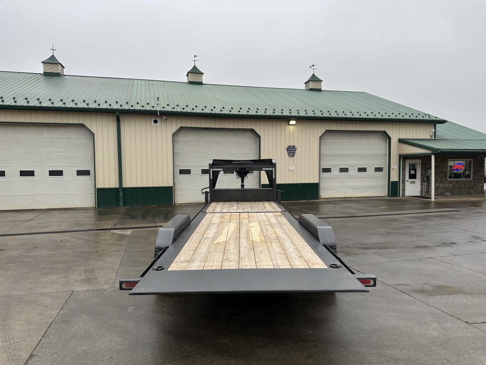 New Diamond C 24' Gooseneck Hydraulic Dampening Tilt (HDT 210)