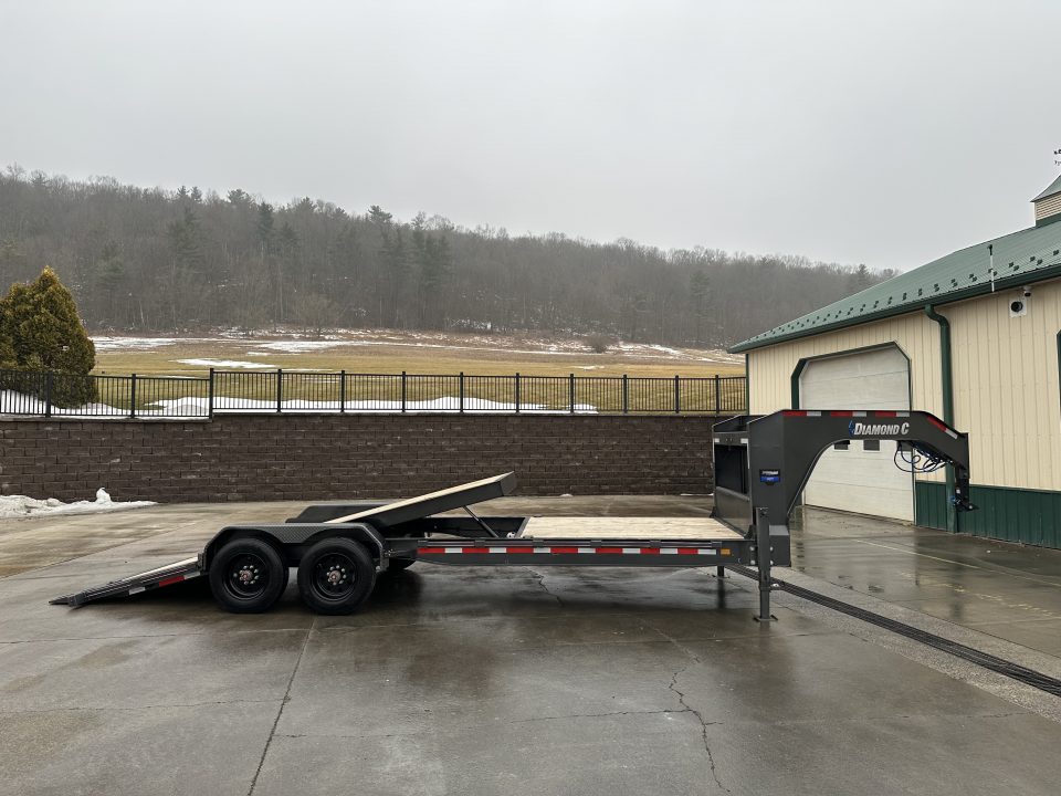 New Diamond C 24' Gooseneck Hydraulic Dampening Tilt (HDT 210)