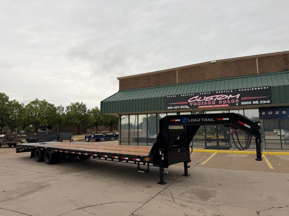 New #391646 2027 LOAD TRAIL GP 36 X 102 DUAL TANDEM LOW-PRO 30K GOOSENECK W/ UNDER FRAME BRIDGE & PIPE BRIDGE