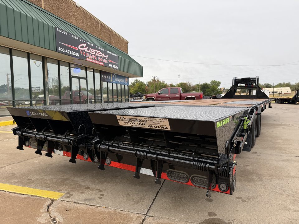 New #391646 2027 LOAD TRAIL GP 36 X 102 DUAL TANDEM LOW-PRO 30K GOOSENECK W/ UNDER FRAME BRIDGE & PIPE BRIDGE