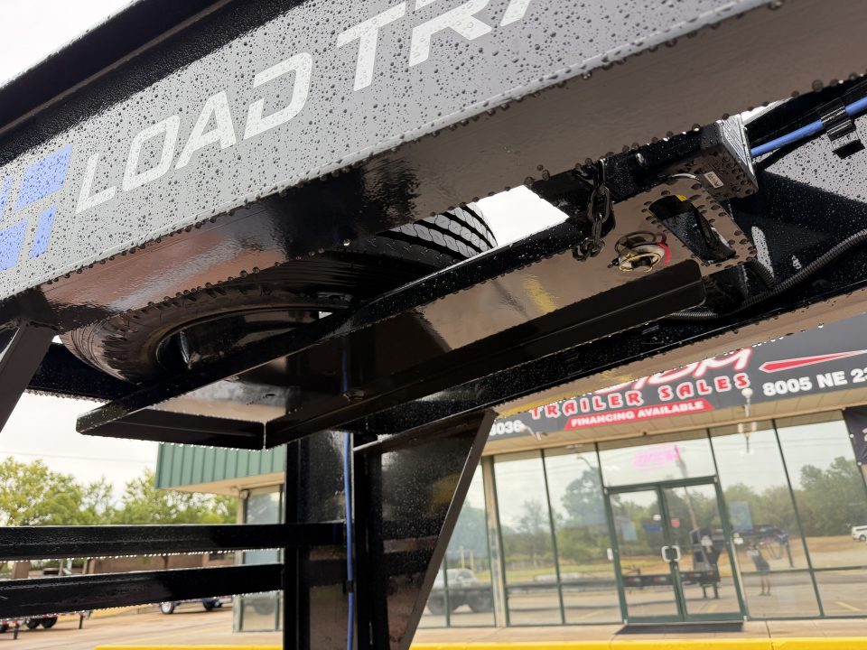 New #391646 2027 LOAD TRAIL GP 36 X 102 DUAL TANDEM LOW-PRO 30K GOOSENECK W/ UNDER FRAME BRIDGE & PIPE BRIDGE