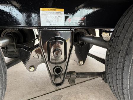 New #391646 2027 LOAD TRAIL GP 36 X 102 DUAL TANDEM LOW-PRO 30K GOOSENECK W/ UNDER FRAME BRIDGE & PIPE BRIDGE