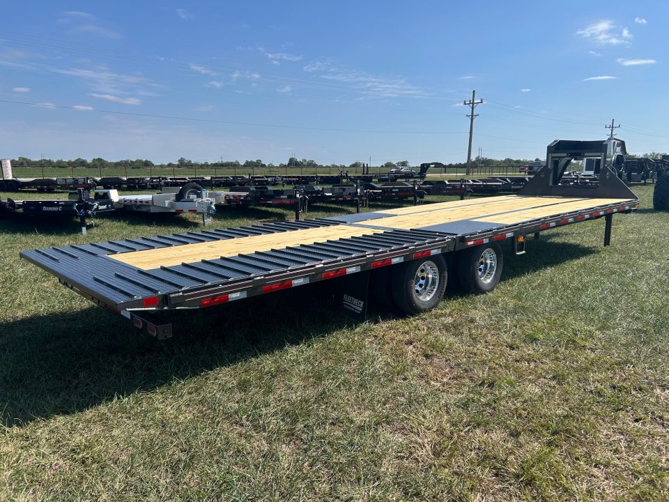 New 2027 Diamond C 102x32 Tandem 25K GN Hydrotail w/ Hydarulic Jacks, Aluminum Wheels, & Fully Cleated Tail