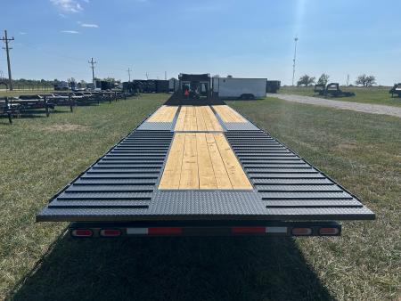 New 2027 Diamond C 102x32 Tandem 25K GN Hydrotail w/ Hydarulic Jacks, Aluminum Wheels, & Fully Cleated Tail