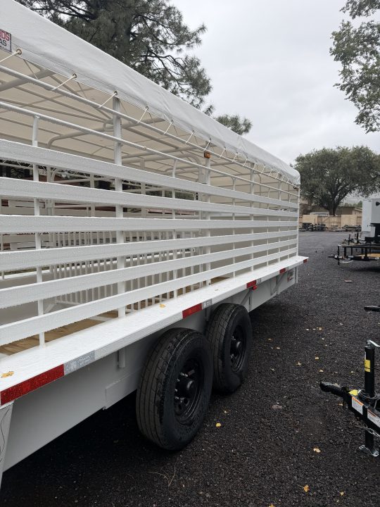 New 2027 W-W Trailer 6.8X20 Roustabout Stock / Stock Combo Trailer