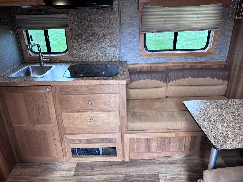 Used 2022 SMC 2H 9'LQ Horse Trailer