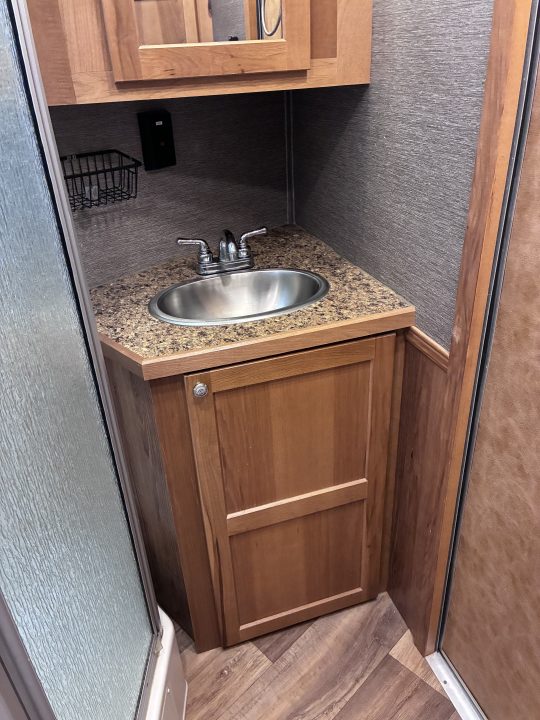 Used 2022 SMC 2H 9'LQ Horse Trailer