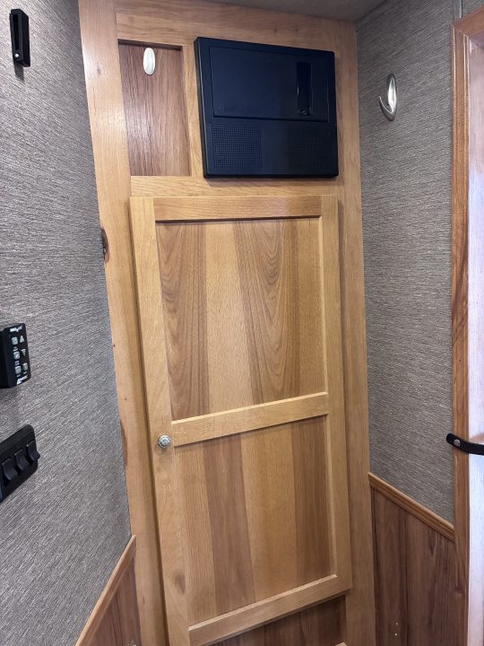 Used 2022 SMC 2H 9'LQ Horse Trailer