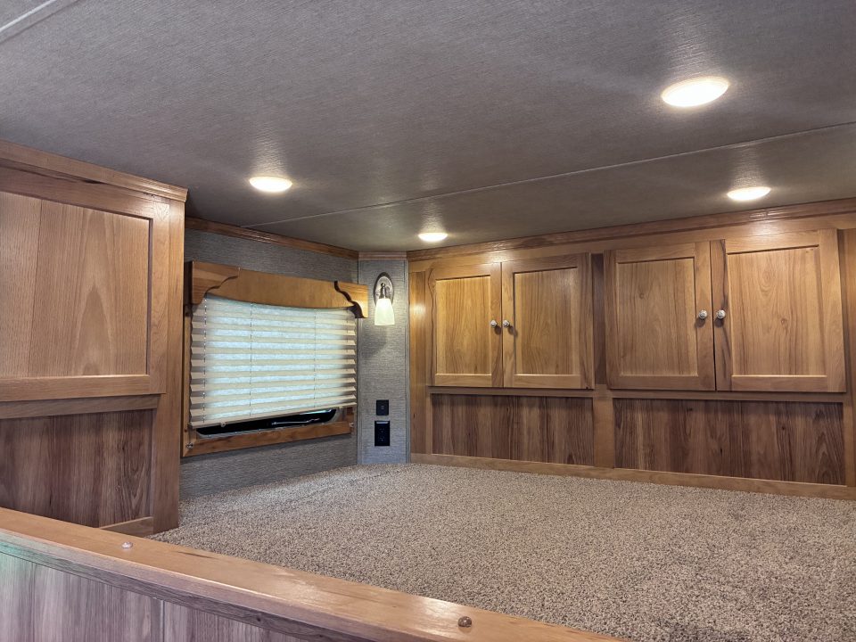 Used 2022 SMC 2H 9'LQ Horse Trailer