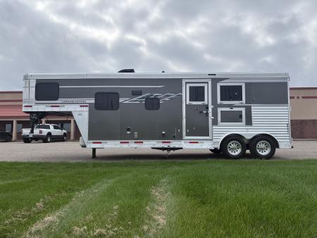 Used 2022 SMC 2H 9'LQ Horse Trailer