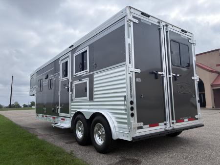 Used 2022 SMC 2H 9'LQ Horse Trailer