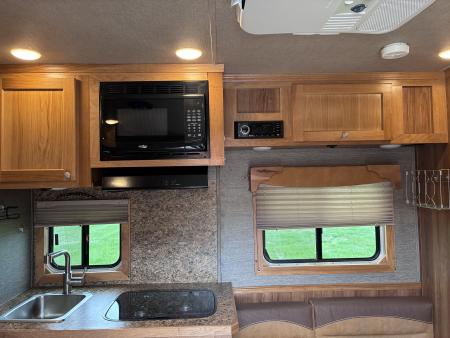 Used 2022 SMC 2H 9'LQ Horse Trailer