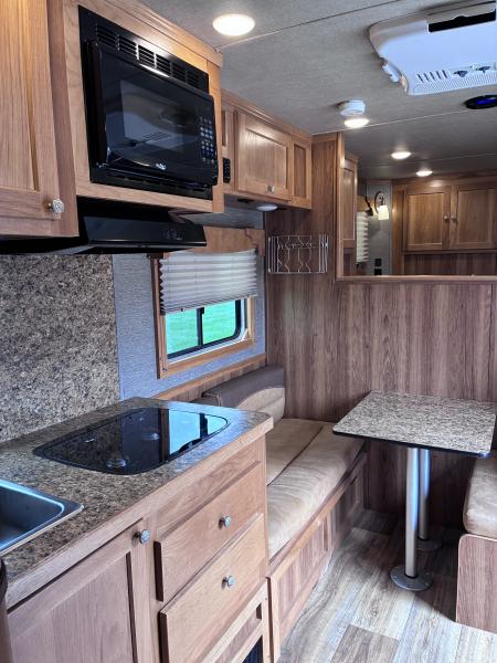 Used 2022 SMC 2H 9'LQ Horse Trailer