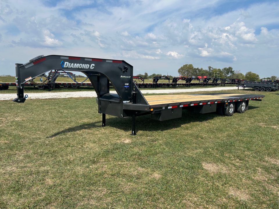 New 2027 Diamond C 102x35 Tandem 25.9K GN Hydrotail w/ Hydraulic Jacks, Aluminum Wheels, & EOH Brakes