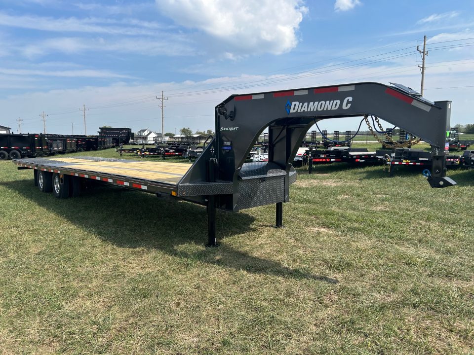 New 2027 Diamond C 102x35 Tandem 25.9K GN Hydrotail w/ Hydraulic Jacks, Aluminum Wheels, & EOH Brakes