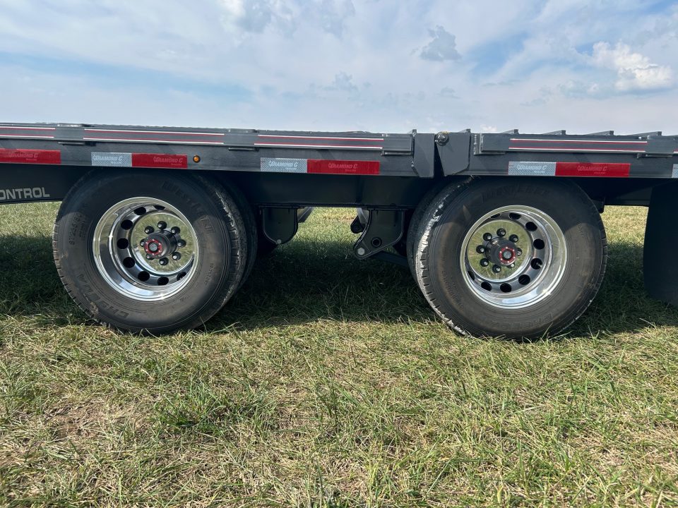 New 2027 Diamond C 102x35 Tandem 25.9K GN Hydrotail w/ Hydraulic Jacks, Aluminum Wheels, & EOH Brakes