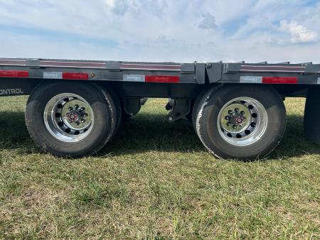 New 2027 Diamond C 102x35 Tandem 25.9K GN Hydrotail w/ Hydraulic Jacks, Aluminum Wheels, & EOH Brakes