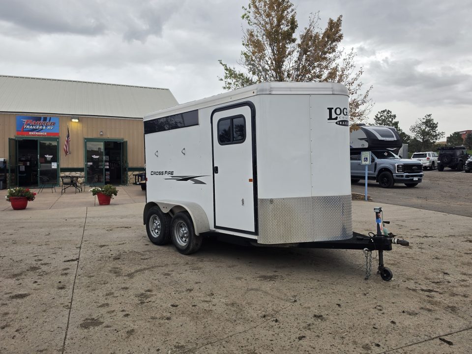 New 2017 LOGN Crossfire 2 BP Horse Trailer