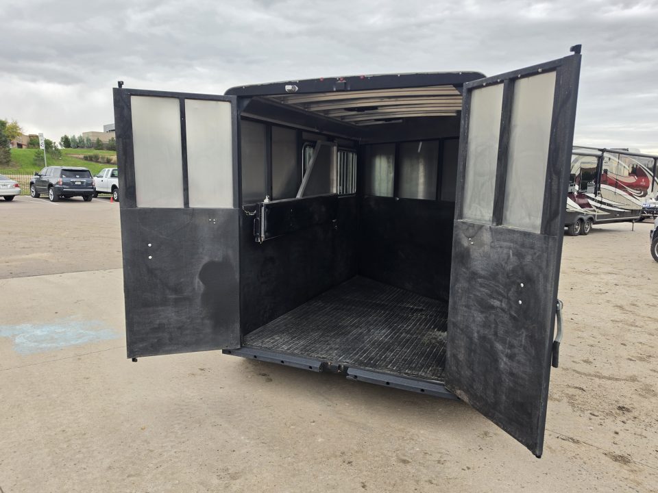 New 2017 LOGN Crossfire 2 BP Horse Trailer