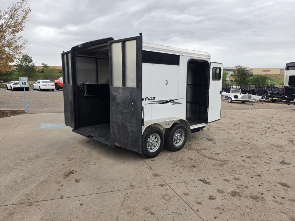 New 2017 LOGN Crossfire 2 BP Horse Trailer
