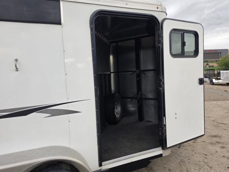 New 2017 LOGN Crossfire 2 BP Horse Trailer