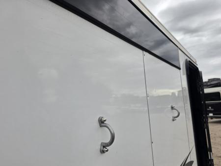 New 2017 LOGN Crossfire 2 BP Horse Trailer