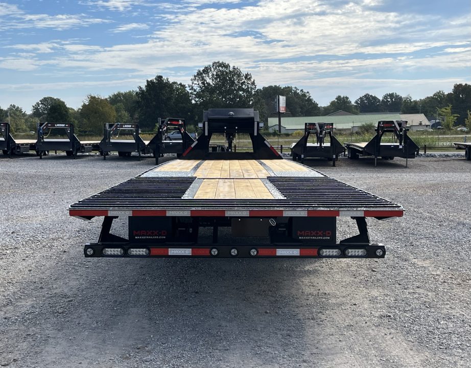 New 2027 MAXXD Hydraulic Dovetail Gooseneck Trailer | 34' x 102' 30K GVWR