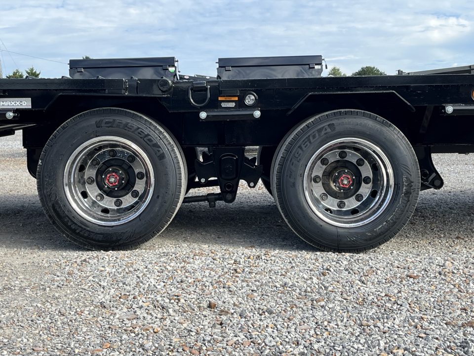 New 2027 MAXXD Hydraulic Dovetail Gooseneck Trailer | 34' x 102' 30K GVWR