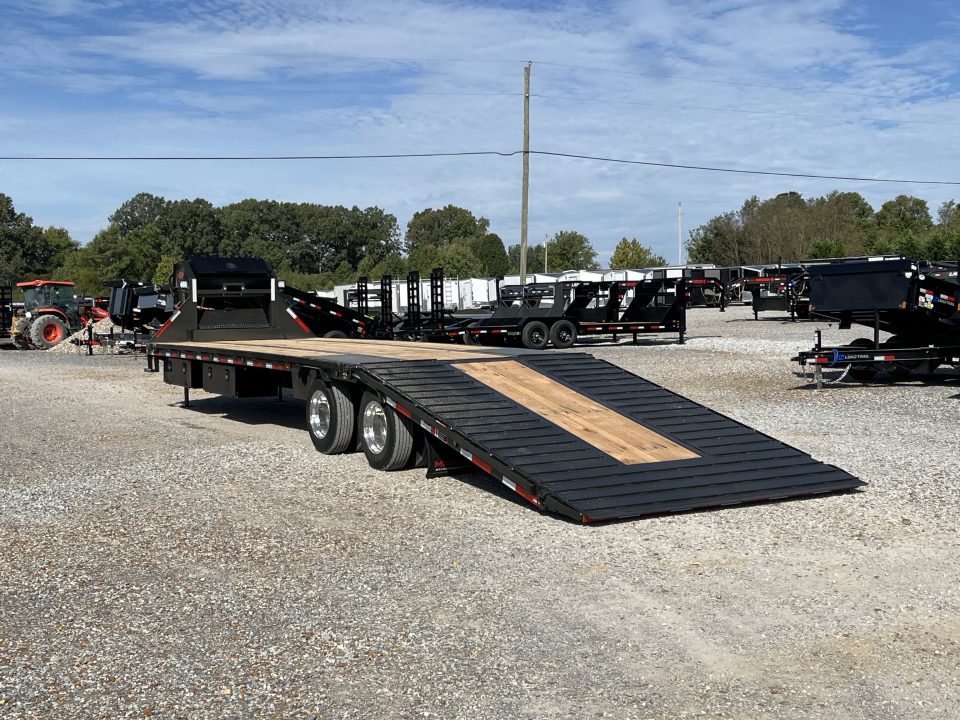 New 2027 MAXXD 102"X34' 30K Hydraulic Dovetail Gooseneck Trailer | OAK FLOOR