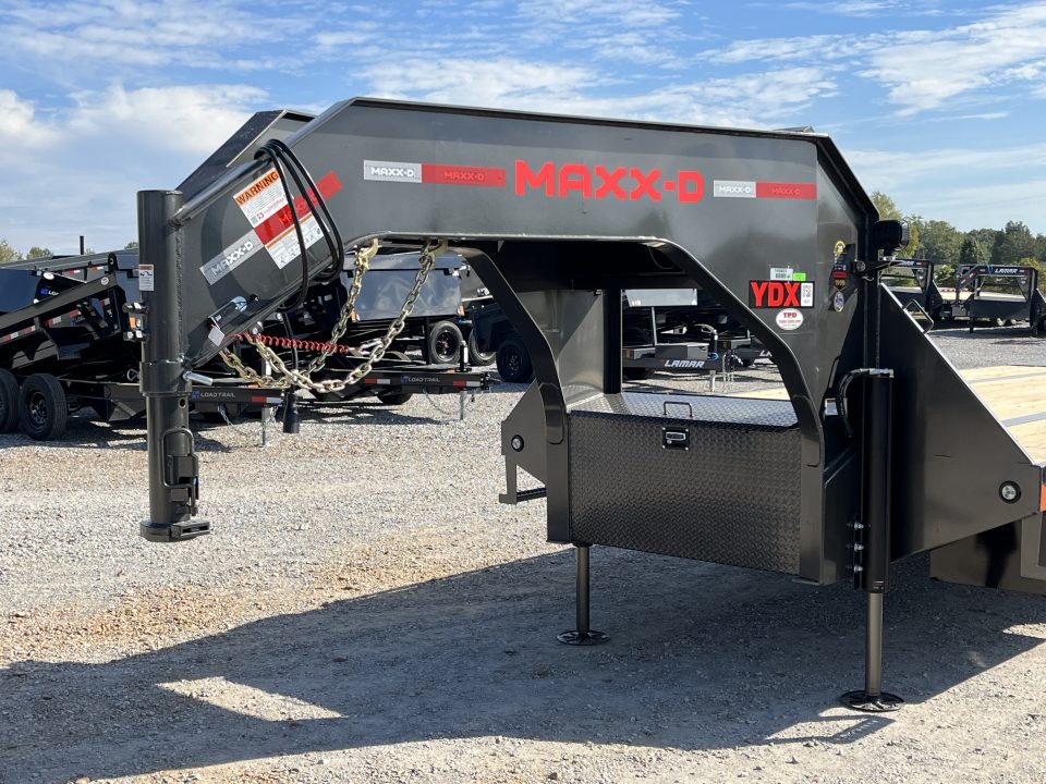 New 2027 MAXXD 102"X34' 30K Hydraulic Dovetail Gooseneck Trailer | OAK FLOOR