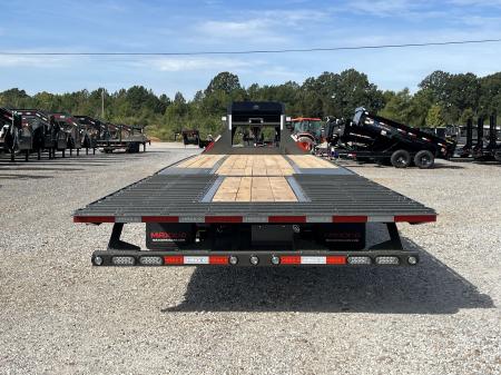 New 2027 MAXXD 102"X34' 30K Hydraulic Dovetail Gooseneck Trailer | OAK FLOOR