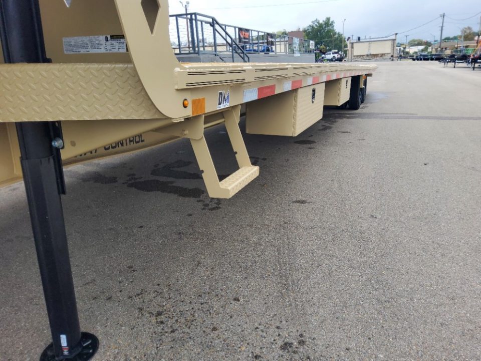 New 2027 Diamond C Trailers SDX216HDT 2.0 Step Deck