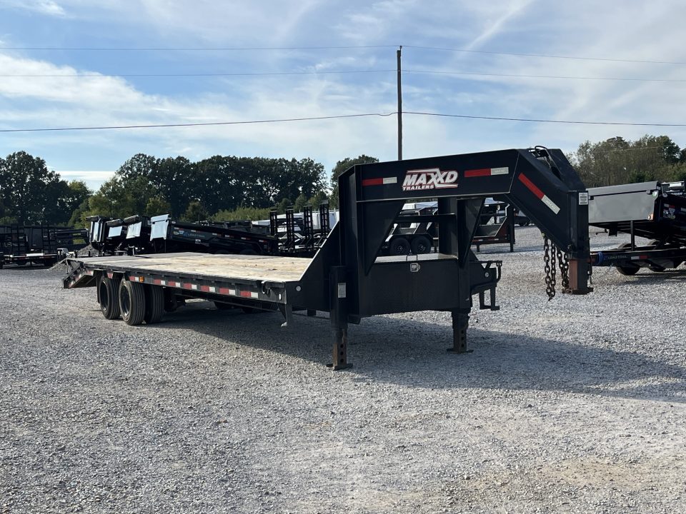 Used 2019 MAXXD 102"X32' 40K Gooseneck Flatbed Trailer