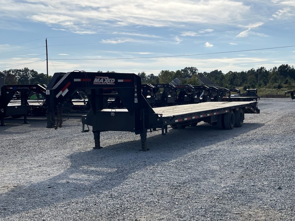 Used 2019 MAXXD 102"X32' 40K Gooseneck Flatbed Trailer