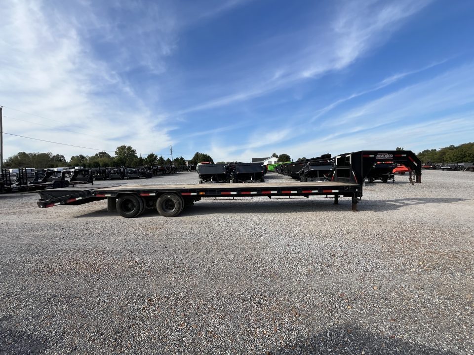 Used 2019 MAXXD 102"X32' 40K Gooseneck Flatbed Trailer