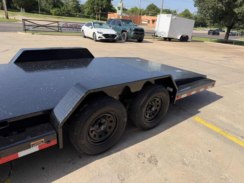 New #013713 2027 LOAD TRAIL CZ 20 X 83 TANDEM AXLE 7K STEEL FLOOR CAR HAULER