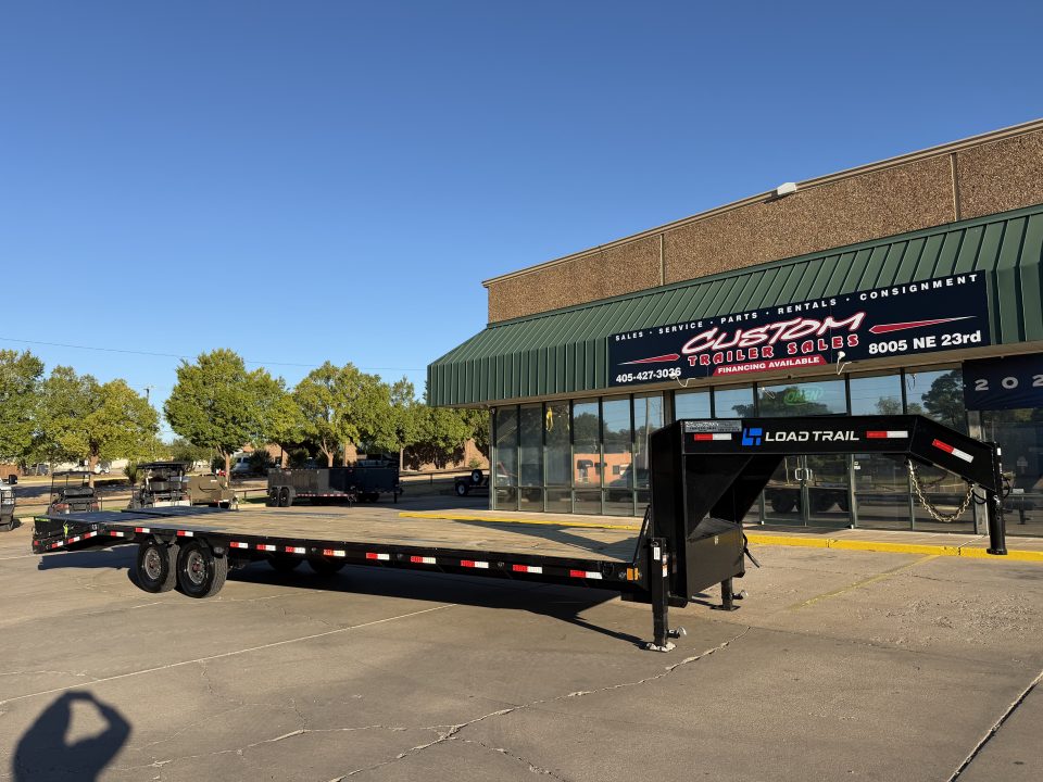 New #396146 2027 LOAD TRAIL GP 32 X 102 TANDEM AXLE LOW-PRO 14K GOOSENECK TRAILER W/ MAX RAMPS