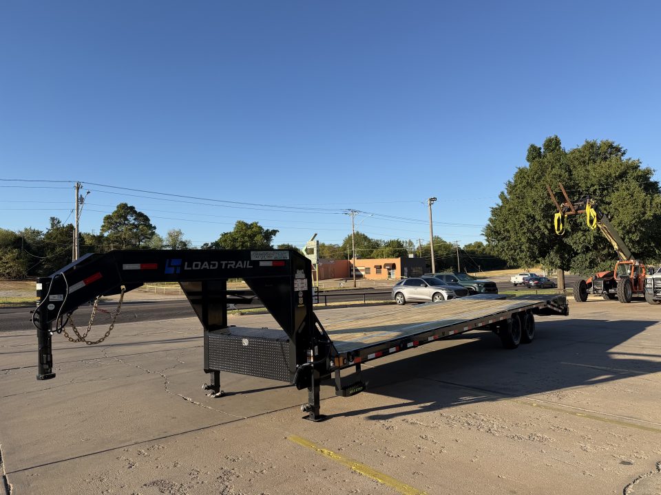 New #396146 2027 LOAD TRAIL GP 32 X 102 TANDEM AXLE LOW-PRO 14K GOOSENECK TRAILER W/ MAX RAMPS