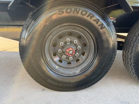 New #396146 2027 LOAD TRAIL GP 32 X 102 TANDEM AXLE LOW-PRO 14K GOOSENECK TRAILER W/ MAX RAMPS