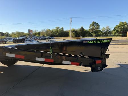 New #396146 2027 LOAD TRAIL GP 32 X 102 TANDEM AXLE LOW-PRO 14K GOOSENECK TRAILER W/ MAX RAMPS