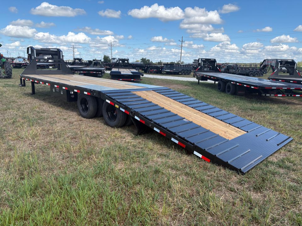 New 2027 Load Trail 102x32 Tandem 24K GN Hydrotail Flatbed Trailer W/ Steel Runners & Hydro Jacks