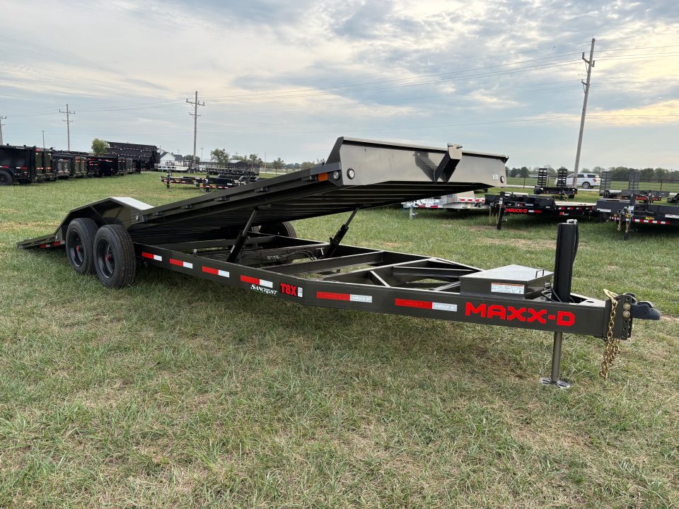 New 2027 MAXX-D 102x24 Tandem 17.5K Tilt Trailer W/ Hydro Jack & Wireless Remote
