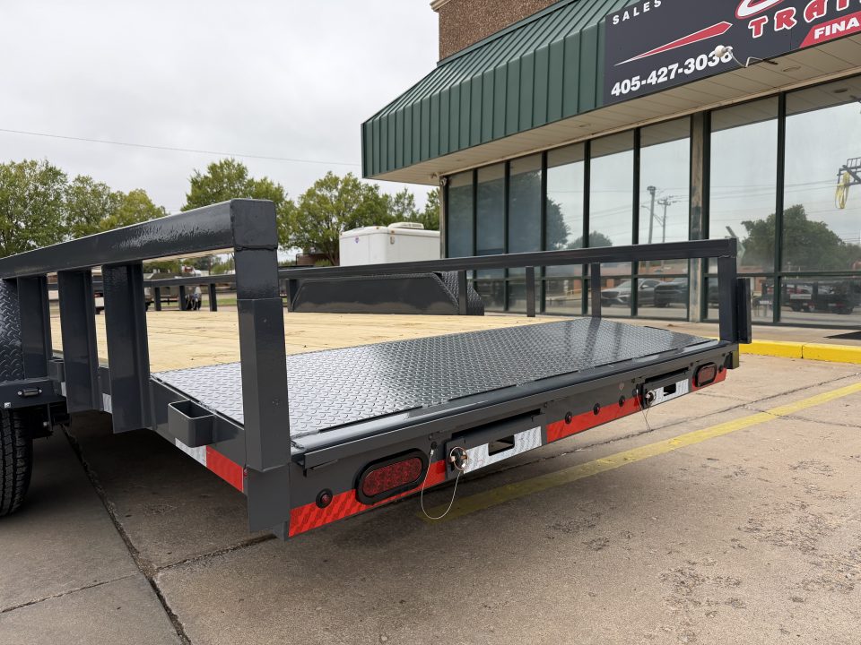 New #160377 2027 LAMAR U5 20 X 83 TANDEM AXLE SQUARE TUBE TOP 10K UTILITY W/ 2' DOVE & SLIDE IN RAMPS