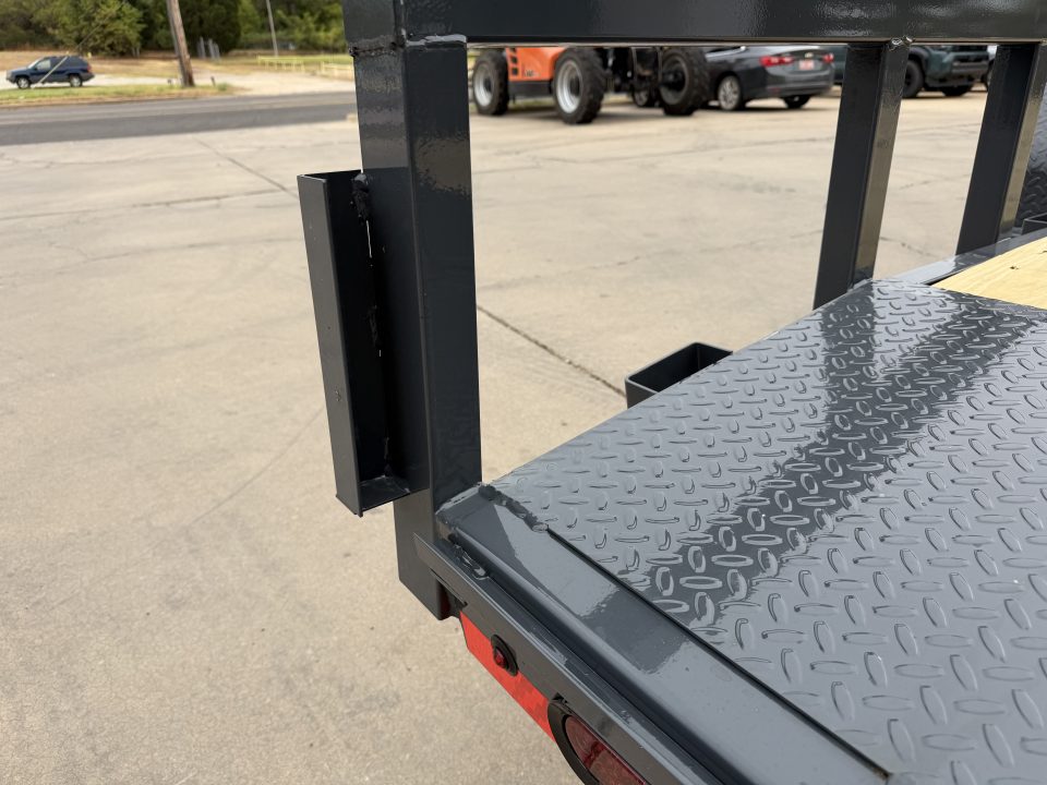 New #160377 2027 LAMAR U5 20 X 83 TANDEM AXLE SQUARE TUBE TOP 10K UTILITY W/ 2' DOVE & SLIDE IN RAMPS