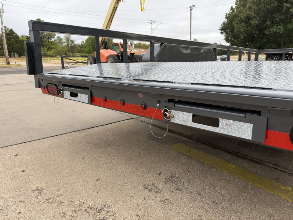 New #160377 2027 LAMAR U5 20 X 83 TANDEM AXLE SQUARE TUBE TOP 10K UTILITY W/ 2' DOVE & SLIDE IN RAMPS