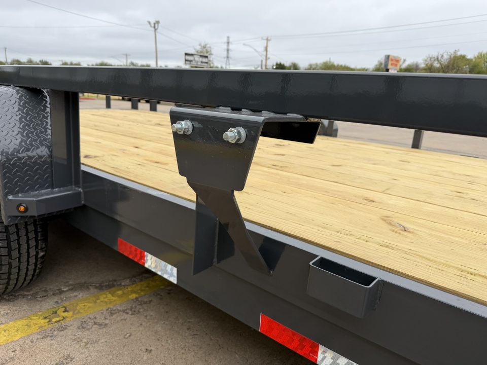 New #160377 2027 LAMAR U5 20 X 83 TANDEM AXLE SQUARE TUBE TOP 10K UTILITY W/ 2' DOVE & SLIDE IN RAMPS