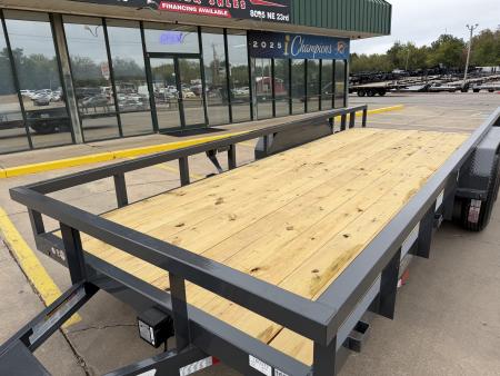New #160377 2027 LAMAR U5 20 X 83 TANDEM AXLE SQUARE TUBE TOP 10K UTILITY W/ 2' DOVE & SLIDE IN RAMPS