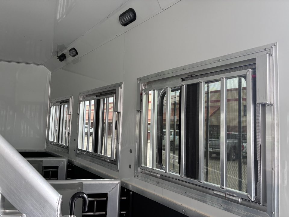 Used 2026 SMC Laramie 4H 17'LQ Horse Trailer